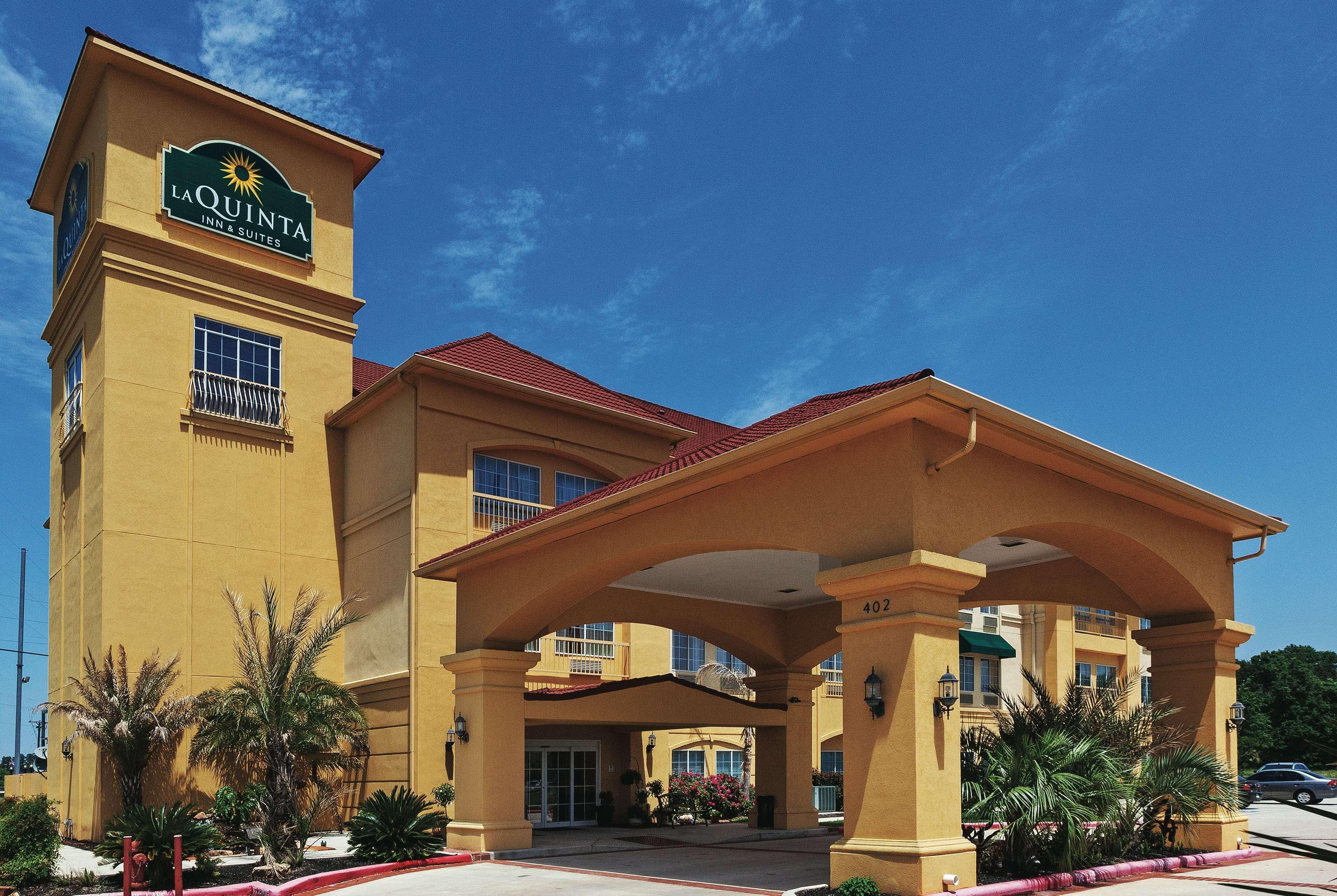 La Quinta By Wyndham Livingston Hotel Exterior photo